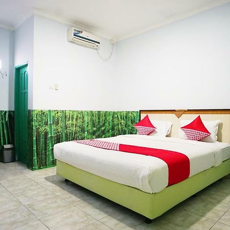 Super Oyo 754 Nur Aziziah Guest House Syariah Balikpapan  Exterior photo