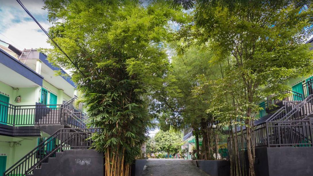 Super Oyo 754 Nur Aziziah Guest House Syariah Balikpapan  Exterior photo