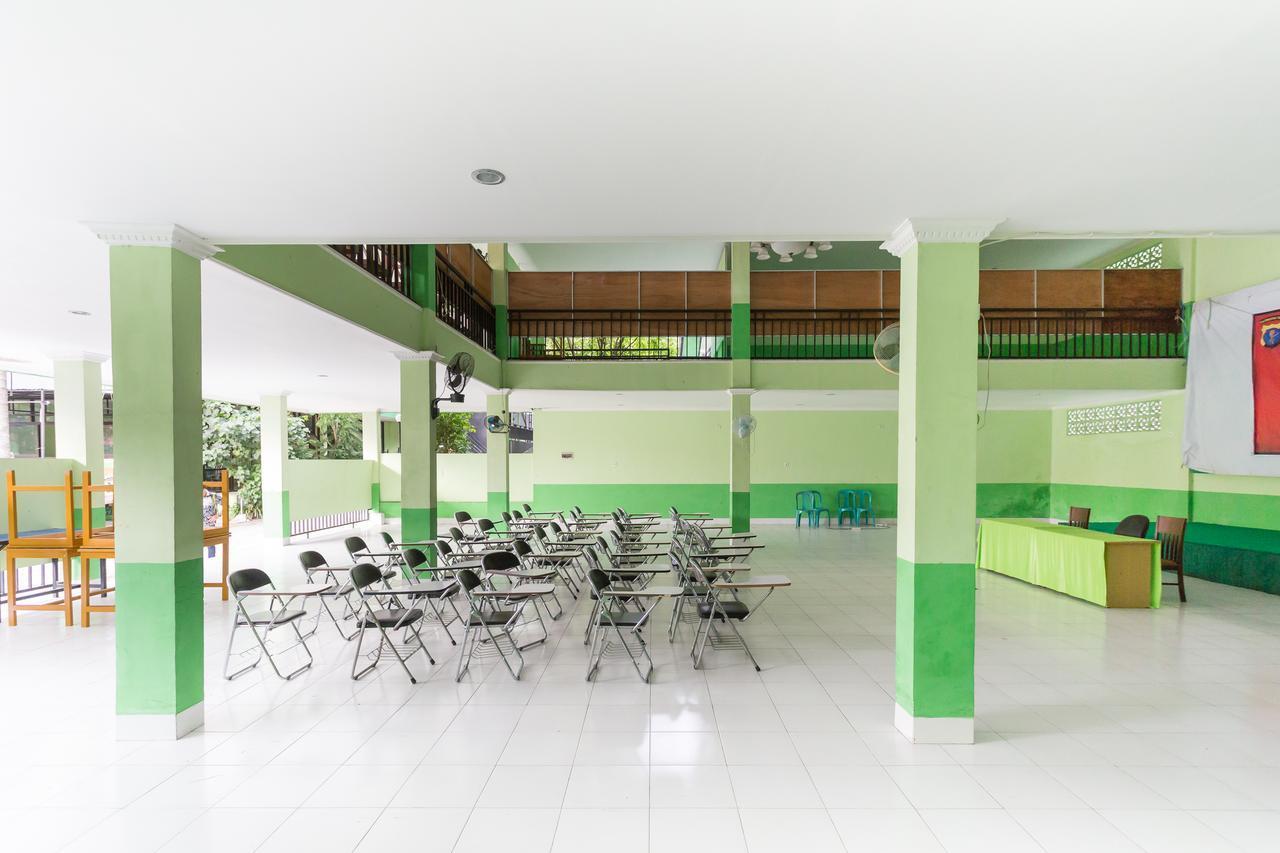 Super Oyo 754 Nur Aziziah Guest House Syariah Balikpapan  Exterior photo