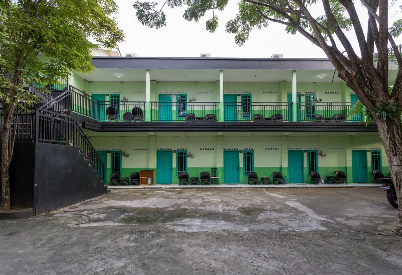 Super Oyo 754 Nur Aziziah Guest House Syariah Balikpapan  Exterior photo