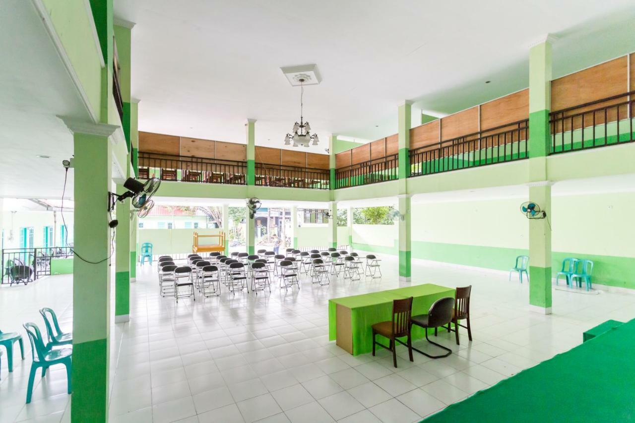 Super Oyo 754 Nur Aziziah Guest House Syariah Balikpapan  Exterior photo